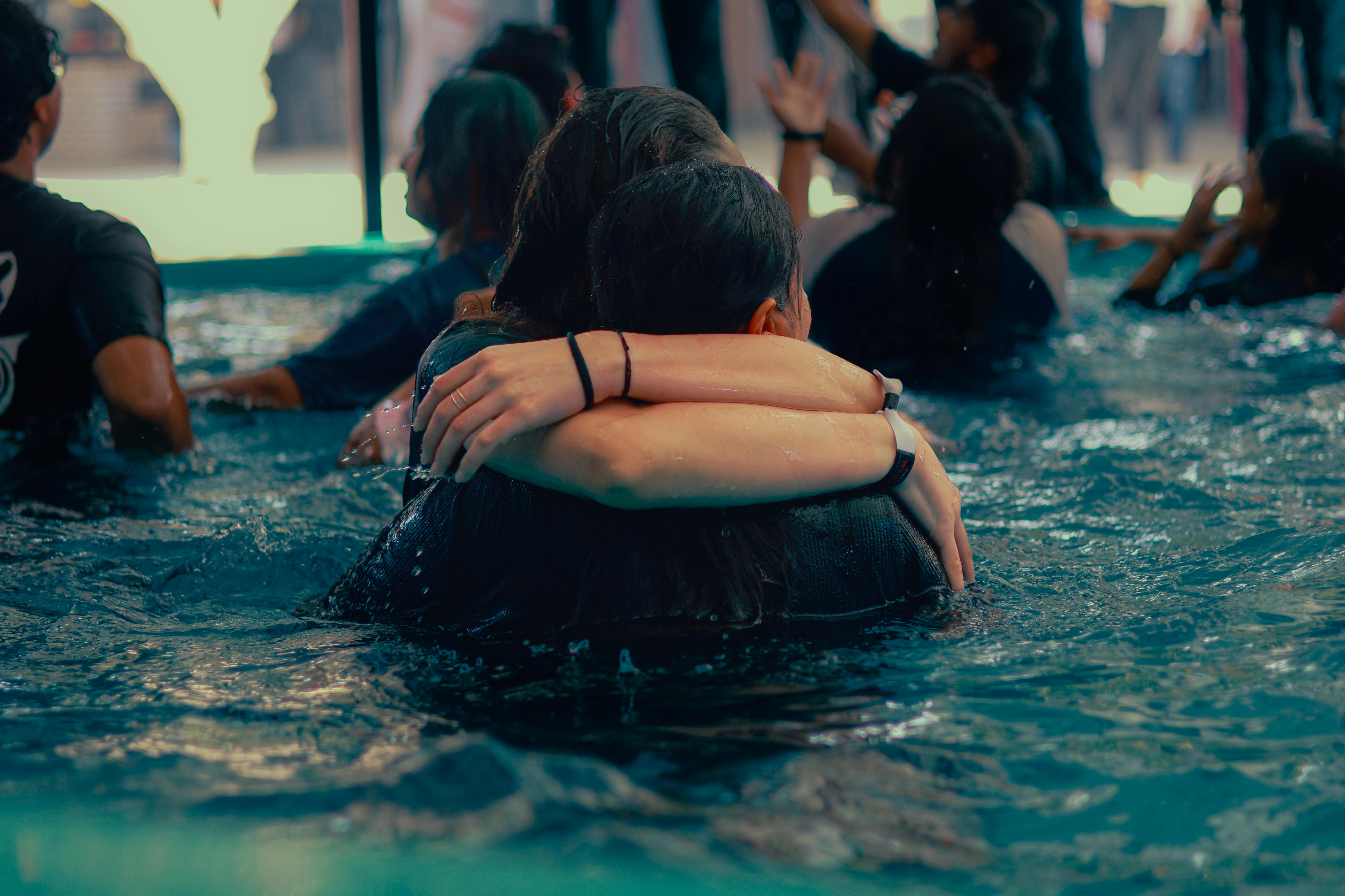 最近更新封面：蓝色轨迹高清字幕